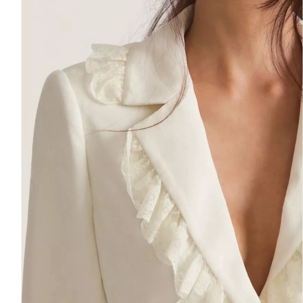 Lula Blazer - Picture 2 of 9